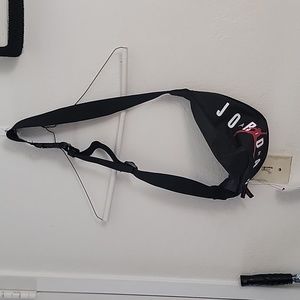 Jordan pouch for woman or man. Size medium